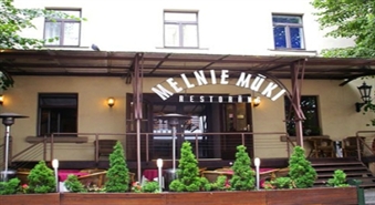 Pasaules virtuve leģendārajā restorānā “Melnie Mūki” -50%