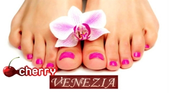 Venezia: педикюр со стойким покрытием Gelish Harmony -47%