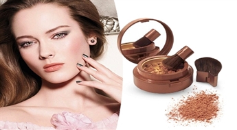 Elizabeth Arden minerālais bronzeris sejai + Kabuki otiņa -49%