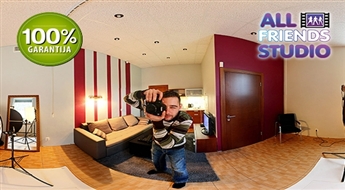 AllFriends Studio: individuālā, pāra, ģimenes, draugu vai bērnu fotosesija (1 h) -80%