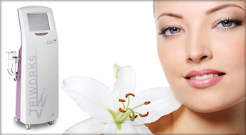 Fotoatjaunošana un RF liftinga procedūra sejai salonā Mona Beauty ar atlaidi 76%!