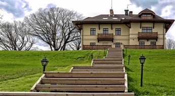 Grāfa Kaliostro noslēpumi, greznā muiža un novada svētki Elejā