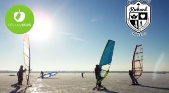 Мчись на большой скорости по замерзшему озеру! Обучение зимнему виндсерфингу (1 ч) + аренда инвентаря + инструктор (чемпион Латвии) на 1 или 2 персоны