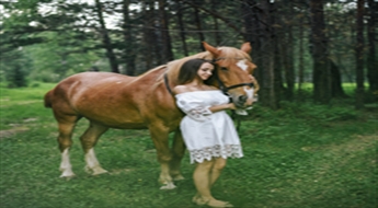 Vecmeitu ballītes fotosesija ar zirgiem Lietuvā
