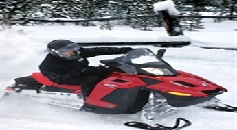 Ziemas izpriecas ar sniega motociklu
