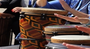 Afrikāņu un Afro Cuban sitaminstrumentu nodarbība