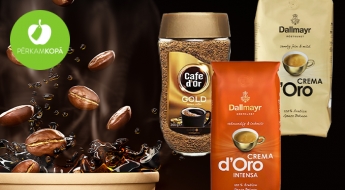 Кофейные зерна изысканного вкуса и растворимый кофе в пачках