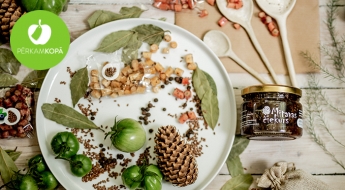 Radīts Latvijā! Veselīgais priežu čiekuru sīrups, ievārījumi ar medu un gardās karameles